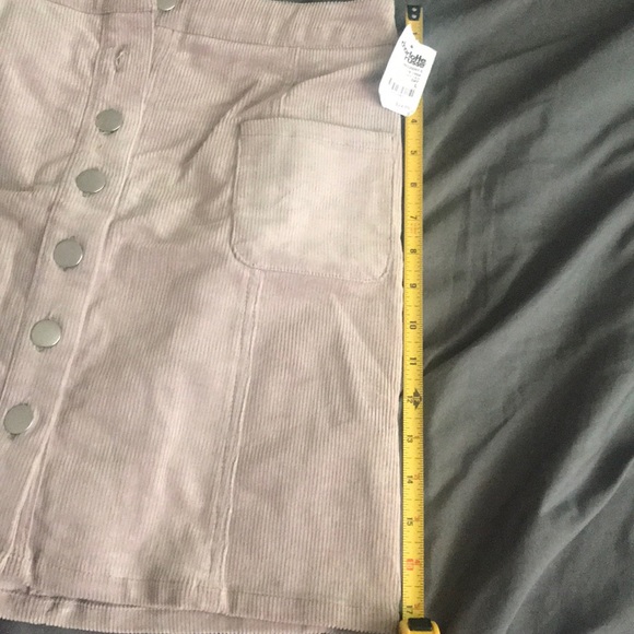 Corduroy beige skirt - Picture 2 of 4
